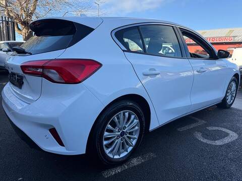 Ford Focus 1.0T EcoBoost Titanium Hatchback 5dr Petrol Manual Euro 6 (s/s) (125 ps) - U455