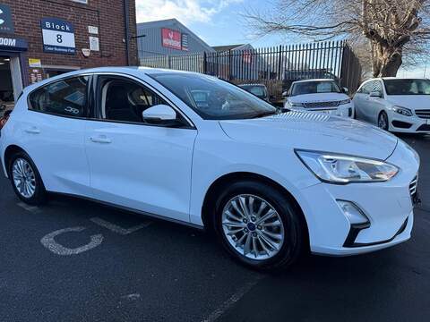 Ford Focus 1.0T EcoBoost Titanium Hatchback 5dr Petrol Manual Euro 6 (s/s) (125 ps) - U455