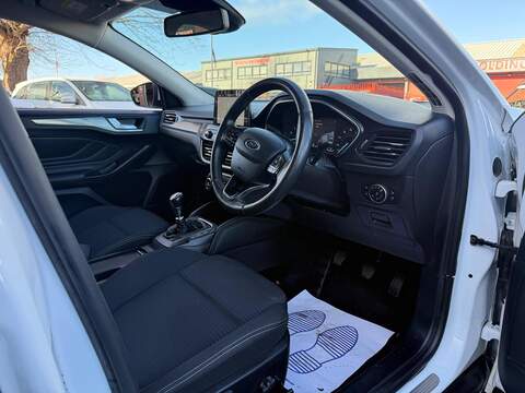 Ford Focus 1.0T EcoBoost Titanium Hatchback 5dr Petrol Manual Euro 6 (s/s) (125 ps) - U455