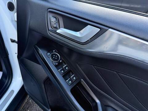 Ford Focus 1.0T EcoBoost Titanium Hatchback 5dr Petrol Manual Euro 6 (s/s) (125 ps) - U455