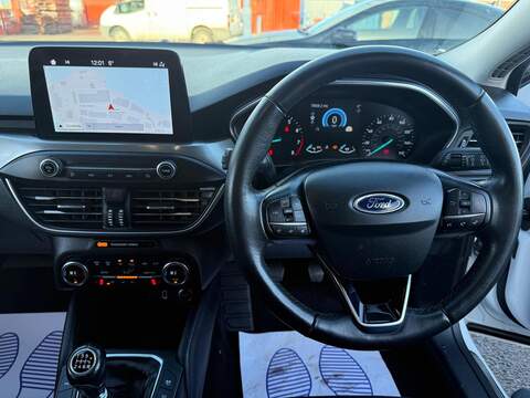 Ford Focus 1.0T EcoBoost Titanium Hatchback 5dr Petrol Manual Euro 6 (s/s) (125 ps) - U455