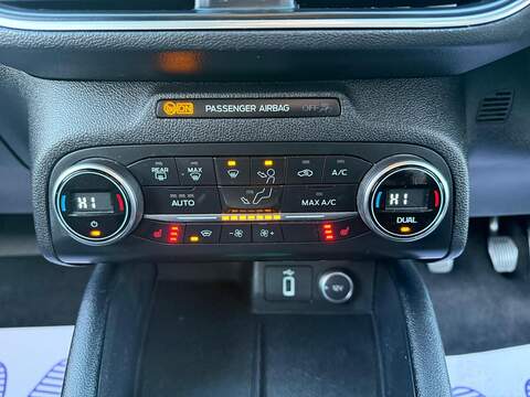 Ford Focus 1.0T EcoBoost Titanium Hatchback 5dr Petrol Manual Euro 6 (s/s) (125 ps) - U455