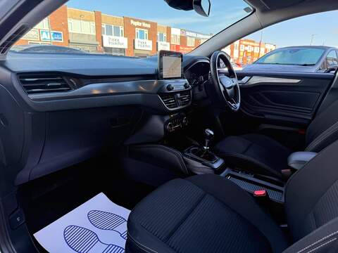 Ford Focus 1.0T EcoBoost Titanium Hatchback 5dr Petrol Manual Euro 6 (s/s) (125 ps) - U455