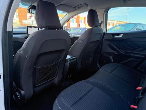 Ford Focus 1.0T EcoBoost Titanium Hatchback 5dr Petrol Manual Euro 6 (s/s) (125 ps) - U455