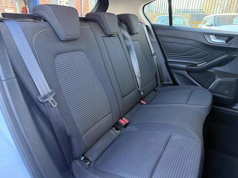 Ford Focus 1.0T EcoBoost Titanium Hatchback 5dr Petrol Manual Euro 6 (s/s) (125 ps) - U455