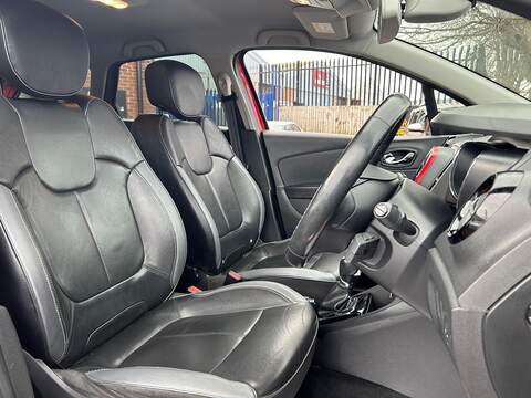 Renault Captur 1.5 dCi ENERGY Signature Nav SUV 5dr Diesel Auto Euro 6 (s/s) (90 ps) - U457