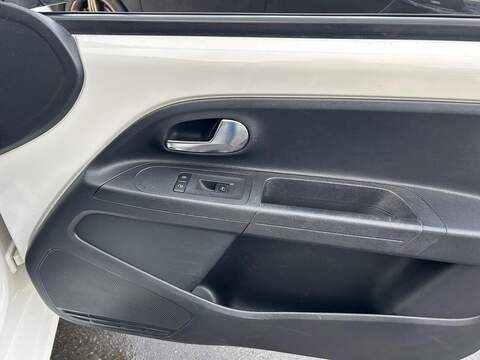 Volkswagen up! 1.0 Move up! Hatchback 5dr Petrol Manual Euro 5 (60 ps) - U462