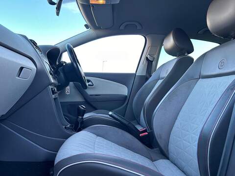 Volkswagen Polo 1.0 beats Hatchback 5dr Petrol Manual Euro 6 (s/s) (60 ps) - U465