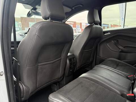 Ford Kuga 1.5 TDCi ST-Line SUV 5dr Diesel Powershift Euro 6 (s/s) (120 ps) - U467