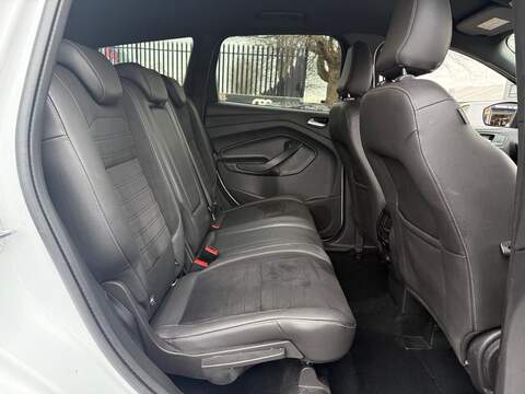 Ford Kuga 1.5 TDCi ST-Line SUV 5dr Diesel Powershift Euro 6 (s/s) (120 ps) - U467