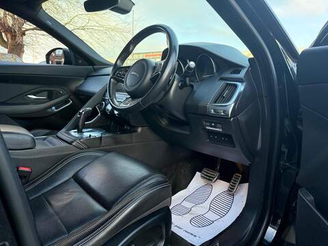 Jaguar E-PACE 2.0 D180 R-Dynamic S SUV 5dr Diesel Auto AWD Euro 6 (s/s) (180 ps) - U468