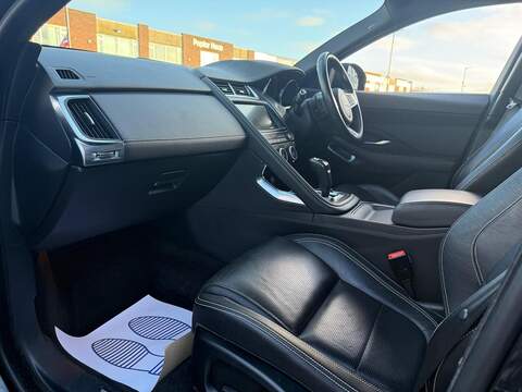 Jaguar E-PACE 2.0 D180 R-Dynamic S SUV 5dr Diesel Auto AWD Euro 6 (s/s) (180 ps) - U468
