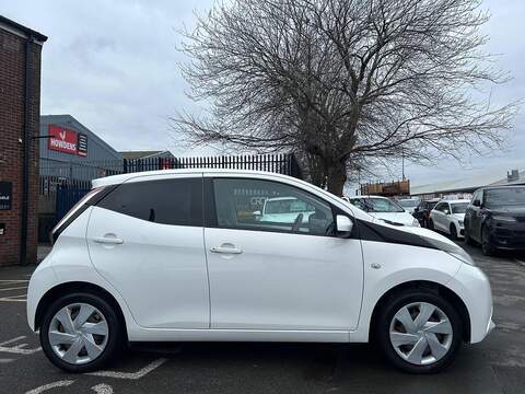 Toyota AYGO 1.0 VVT-i x-play Euro 5 5dr Euro 5 - U469