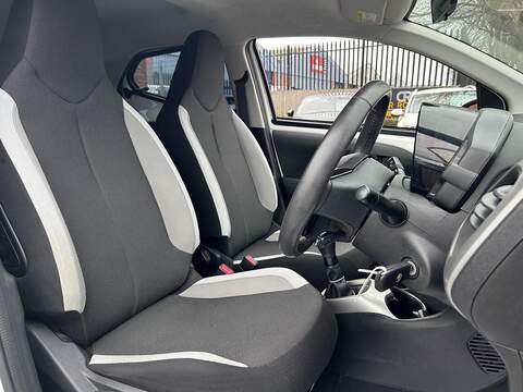 Toyota AYGO 1.0 VVT-i x-play Euro 5 5dr Euro 5 - U469