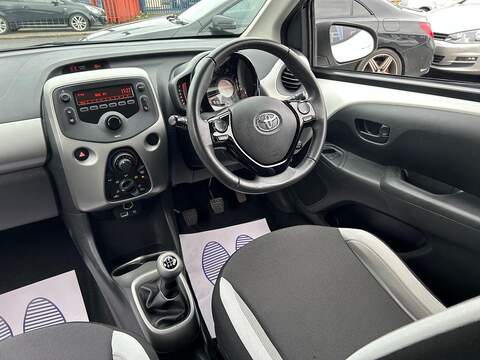 Toyota AYGO 1.0 VVT-i x-play Euro 5 5dr Euro 5 - U469