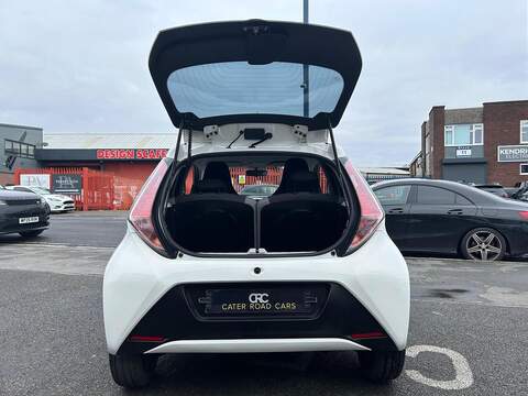 Toyota AYGO 1.0 VVT-i x-play Euro 5 5dr Euro 5 - U469