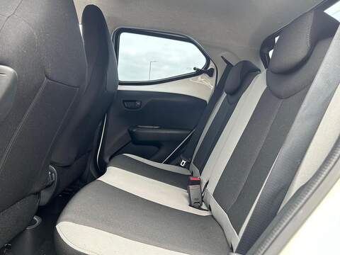 Toyota AYGO 1.0 VVT-i x-play Euro 5 5dr Euro 5 - U469