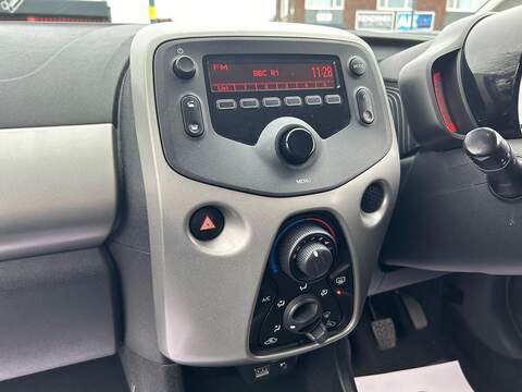 Toyota AYGO 1.0 VVT-i x-play Euro 5 5dr Euro 5 - U469