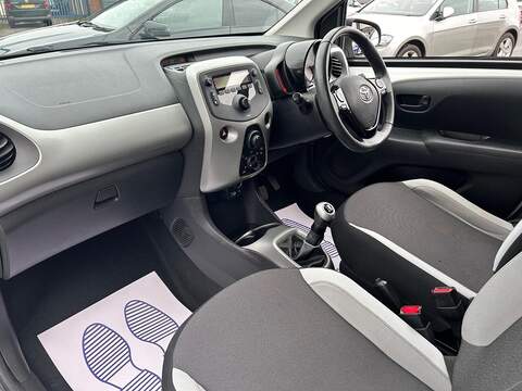 Toyota AYGO 1.0 VVT-i x-play Euro 5 5dr Euro 5 - U469