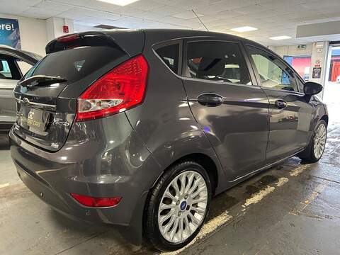 Ford Fiesta 1.6 Titanium Hatchback 5dr Petrol Manual (134 g/km, 118 bhp) - U470