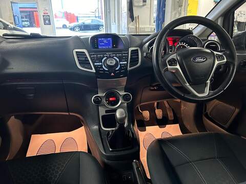 Ford Fiesta 1.6 Titanium Hatchback 5dr Petrol Manual (134 g/km, 118 bhp) - U470