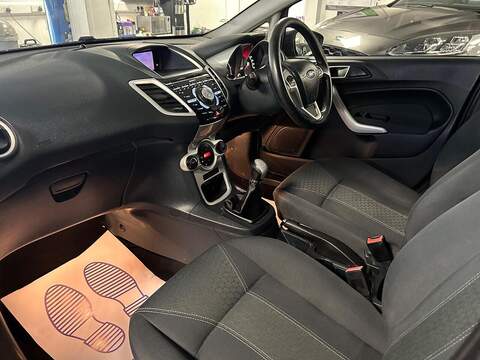 Ford Fiesta 1.6 Titanium Hatchback 5dr Petrol Manual (134 g/km, 118 bhp) - U470