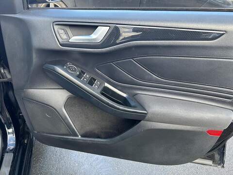 Ford Focus 1.0T EcoBoost ST-Line Hatchback 5dr Petrol Manual Euro 6 (s/s) (125 ps) - U471