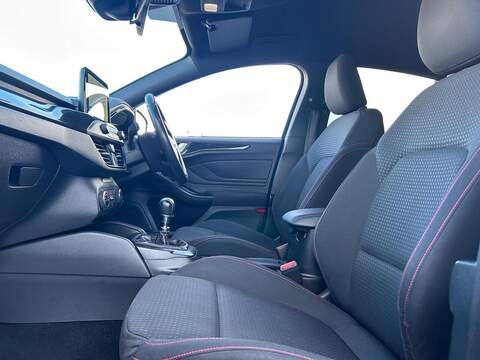 Ford Focus 1.0T EcoBoost ST-Line Hatchback 5dr Petrol Manual Euro 6 (s/s) (125 ps) - U471