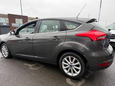 Ford Focus 1.0T EcoBoost Titanium Hatchback 5dr Petrol Manual Euro 6 (s/s) (125 ps) - U473