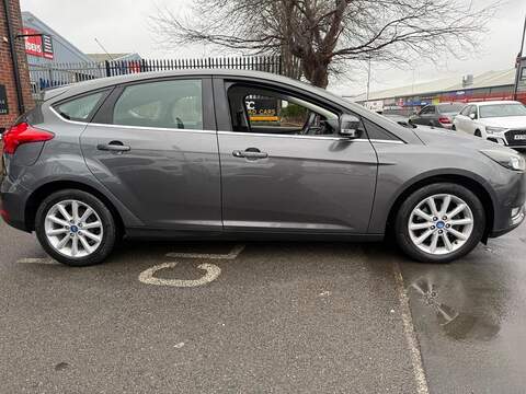 Ford Focus 1.0T EcoBoost Titanium Hatchback 5dr Petrol Manual Euro 6 (s/s) (125 ps) - U473