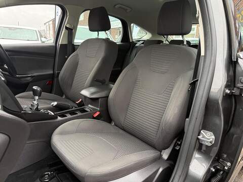 Ford Focus 1.0T EcoBoost Titanium Hatchback 5dr Petrol Manual Euro 6 (s/s) (125 ps) - U473