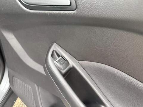 Ford Focus 1.0T EcoBoost Titanium Hatchback 5dr Petrol Manual Euro 6 (s/s) (125 ps) - U473