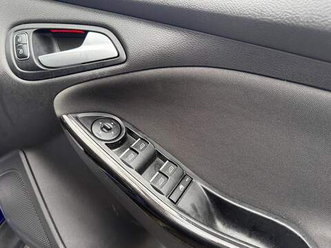 Ford Focus 1.5 TDCi Titanium Hatchback 5dr Diesel Manual Euro 6 (s/s) (120 ps) - U474