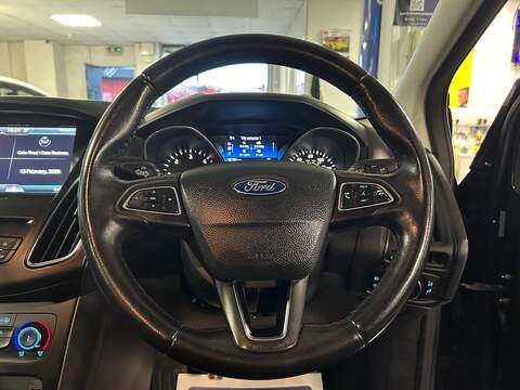 Ford Focus 1.5 TDCi Zetec S Hatchback 5dr Diesel Manual Euro 6 (s/s) (120 ps) - U480