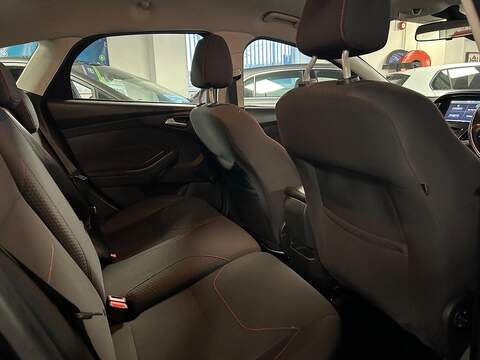 Ford Focus 1.5 TDCi Zetec S Hatchback 5dr Diesel Manual Euro 6 (s/s) (120 ps) - U480