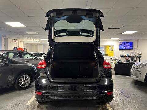 Ford Focus 1.5 TDCi Zetec S Hatchback 5dr Diesel Manual Euro 6 (s/s) (120 ps) - U480