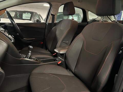 Ford Focus 1.5 TDCi Zetec S Hatchback 5dr Diesel Manual Euro 6 (s/s) (120 ps) - U480