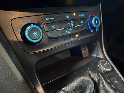 Ford Focus 1.5 TDCi Zetec S Hatchback 5dr Diesel Manual Euro 6 (s/s) (120 ps) - U480