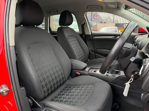 Audi A3 1.6 TDI SE Sportback 5dr Diesel Manual Euro 5 (s/s) (105 ps) - U488