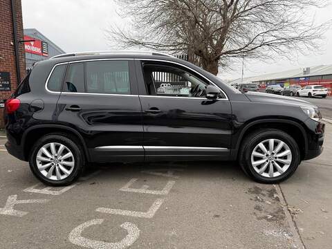Volkswagen Tiguan 2.0 TDI BlueMotion Tech Match SUV 5dr Diesel Manual 4WD Euro 6 (s/s) (150 ps) - U489