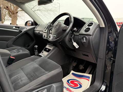 Volkswagen Tiguan 2.0 TDI BlueMotion Tech Match SUV 5dr Diesel Manual 4WD Euro 6 (s/s) (150 ps) - U489