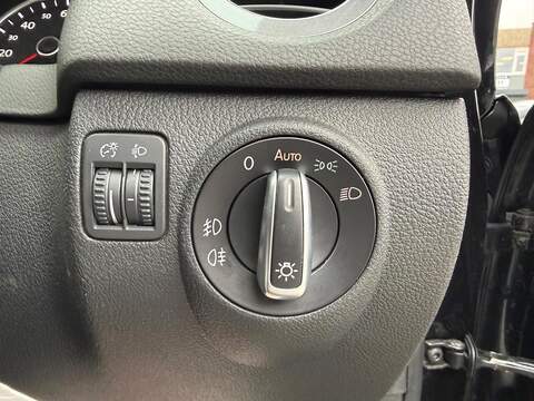 Volkswagen Tiguan 2.0 TDI BlueMotion Tech Match SUV 5dr Diesel Manual 4WD Euro 6 (s/s) (150 ps) - U489