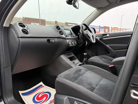 Volkswagen Tiguan 2.0 TDI BlueMotion Tech Match SUV 5dr Diesel Manual 4WD Euro 6 (s/s) (150 ps) - U489