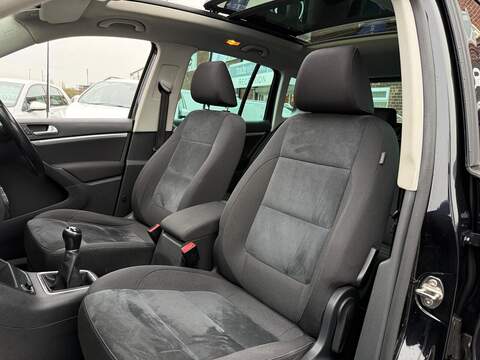 Volkswagen Tiguan 2.0 TDI BlueMotion Tech Match SUV 5dr Diesel Manual 4WD Euro 6 (s/s) (150 ps) - U489