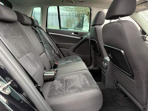 Volkswagen Tiguan 2.0 TDI BlueMotion Tech Match SUV 5dr Diesel Manual 4WD Euro 6 (s/s) (150 ps) - U489