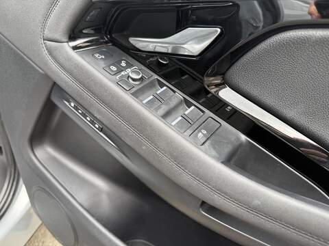 Land Rover Range Rover Evoque 2.0 D180 R-Dynamic SE SUV 5dr Diesel Auto 4WD Euro 6 (s/s) (180 ps) - U490