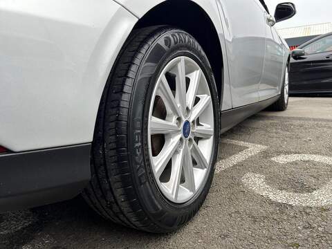 Ford Focus 1.5 TDCi Titanium Hatchback 5dr Diesel Manual Euro 6 (s/s) (120 ps) - U493