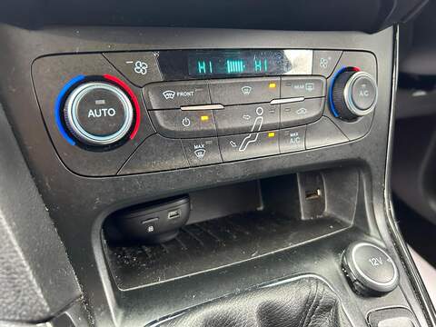 Ford Focus 1.5 TDCi Titanium Hatchback 5dr Diesel Manual Euro 6 (s/s) (120 ps) - U493