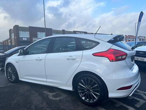 Ford Focus 1.0T EcoBoost ST-Line Hatchback 5dr Petrol Manual Euro 6 (s/s) (125 ps) - U494