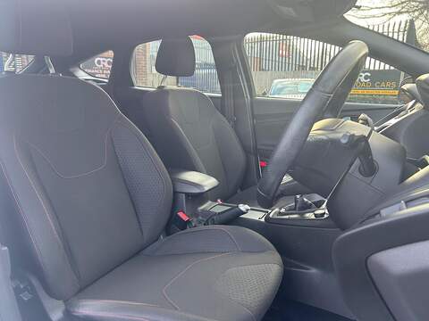 Ford Focus 1.0T EcoBoost ST-Line Hatchback 5dr Petrol Manual Euro 6 (s/s) (125 ps) - U494